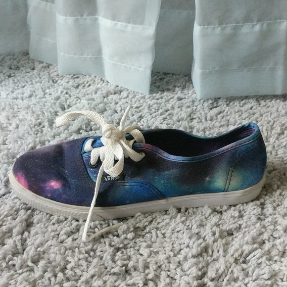 Galaxy Vans - Picture 2 of 3